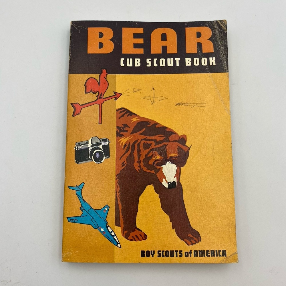 Boy Scouts of America BSA Bear Cub Scout 1967 Book